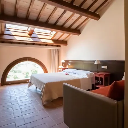 מלון Collina Dei Poeti 3*