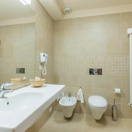 Collina Dei Poeti Otel 3*